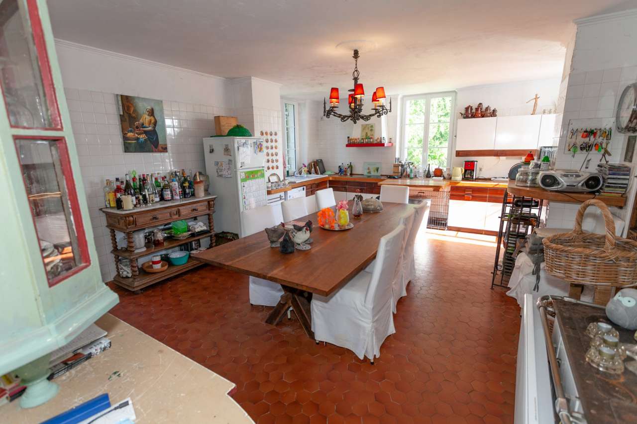 Unique opportunity to acquire a beautiful historical 3 storey, 7 bedroom Fr