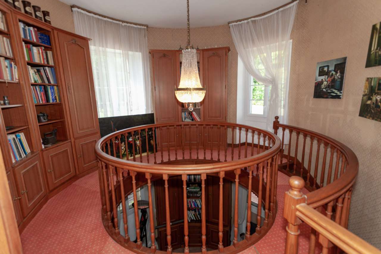 Unique opportunity to acquire a beautiful historical 3 storey, 7 bedroom Fr