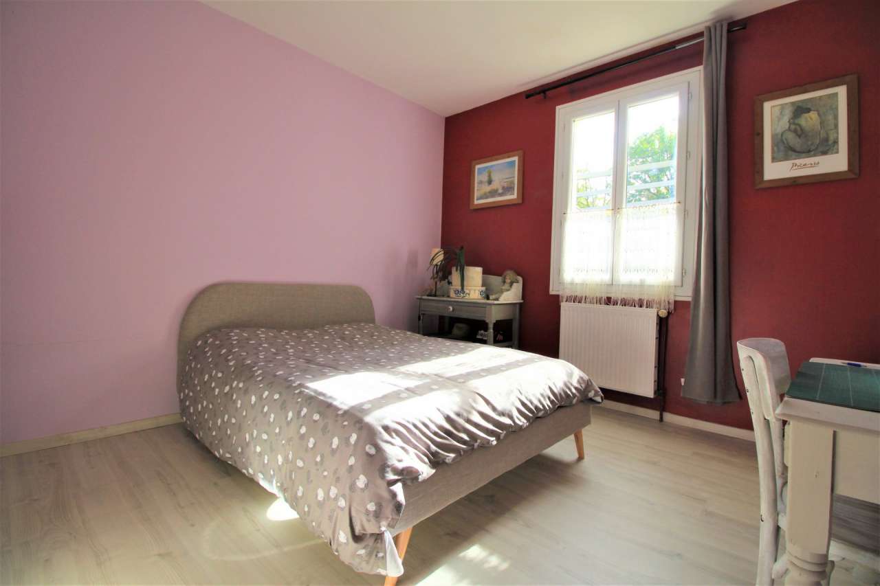 Full of character and charm and beautifully presented 7 bedroom stone built