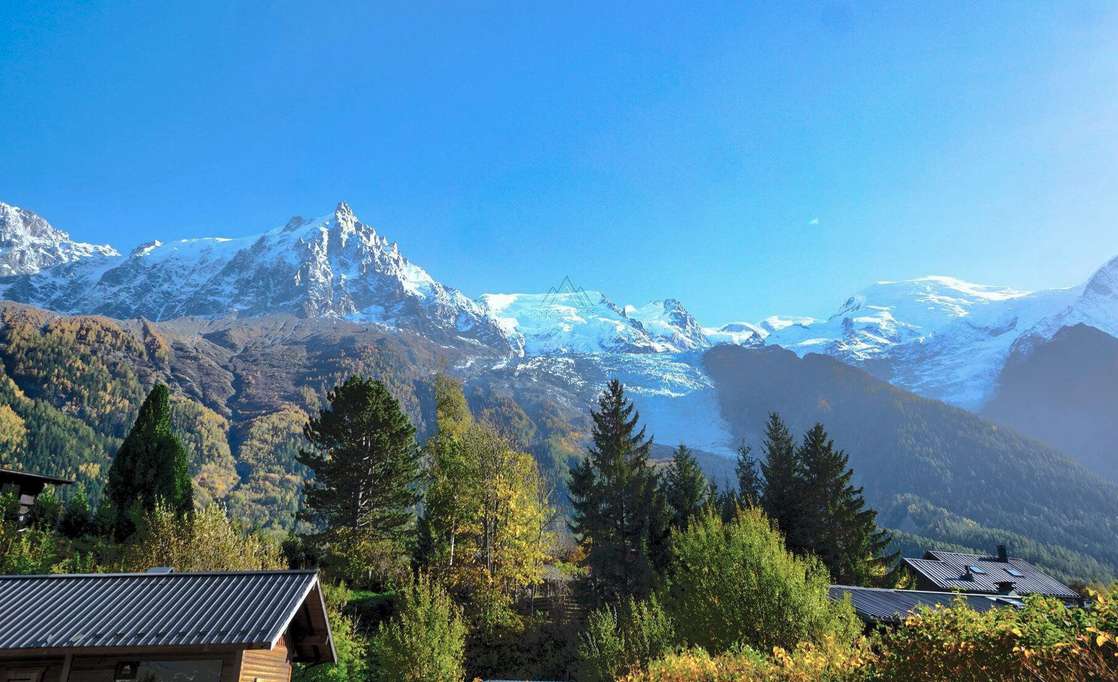 Luxury new 3 bedroom first floor apartment with garage, enjoying breathtaki