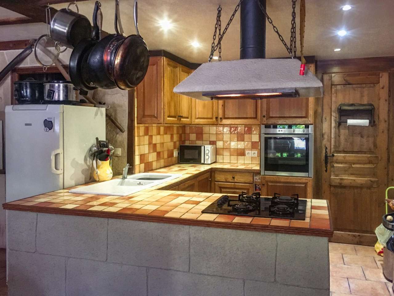 Full of character and charm and ideally situated in a quiet setting on the