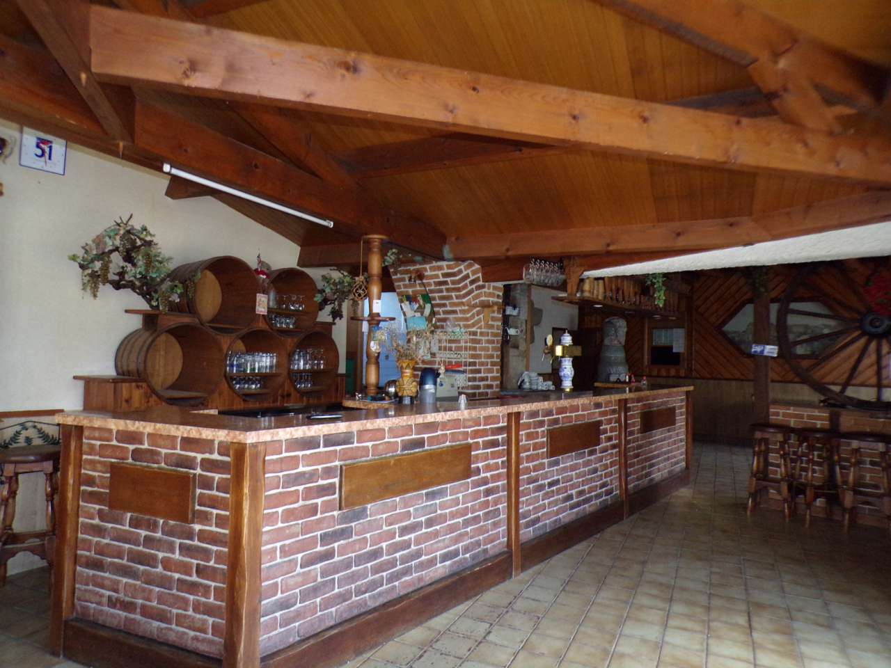 Character 10 bedroom hotel located in the centre of Chateauponsac, just 5 m