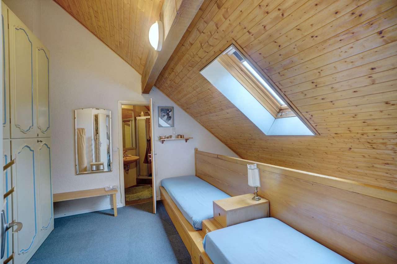 Ideally situated very close to the iconic Aiguille du Midi cable car and th