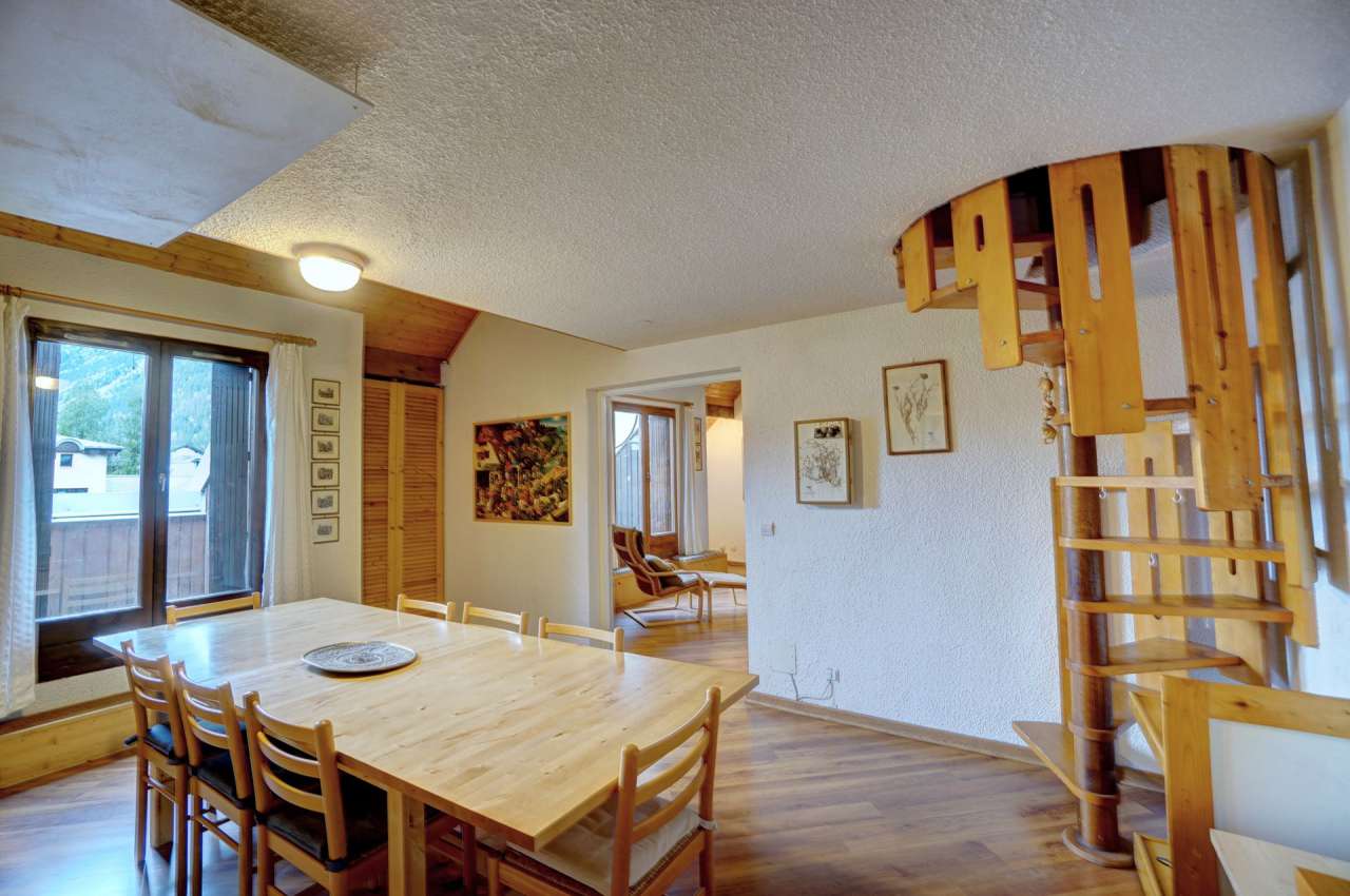 Ideally situated very close to the iconic Aiguille du Midi cable car and th