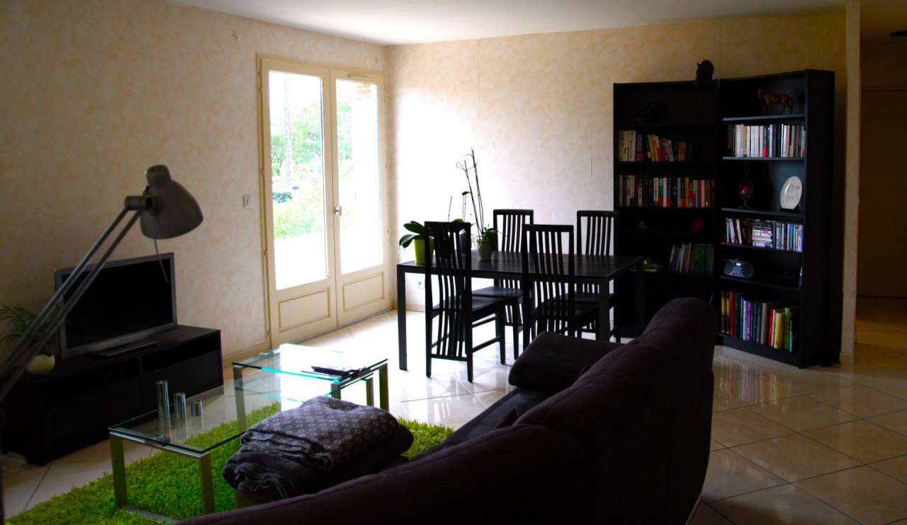 Spacious and totally refurbished 17 bedroom house, with a vast total living