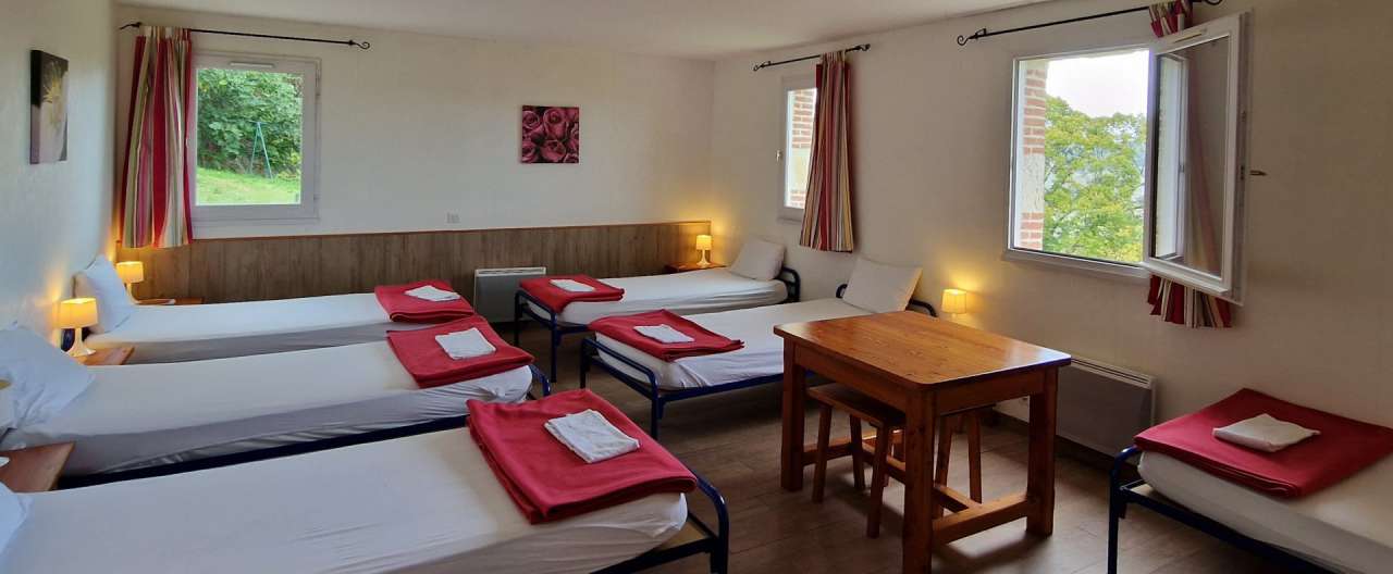 Spacious and totally refurbished 17 bedroom house, with a vast total living