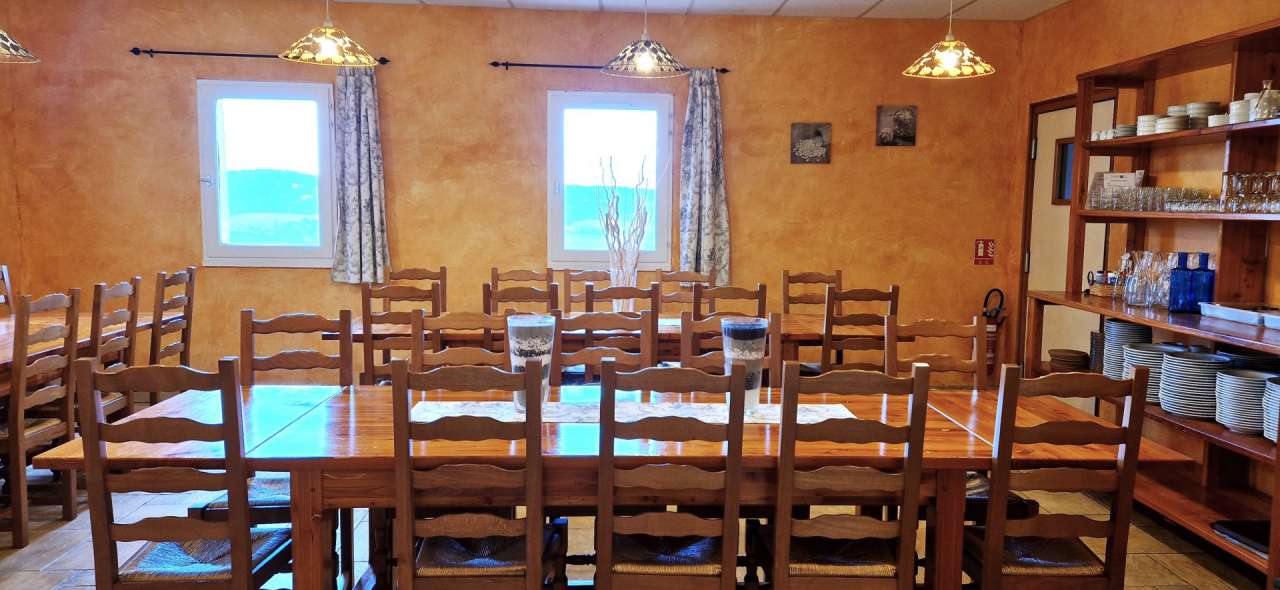 Spacious and totally refurbished 17 bedroom house, with a vast total living