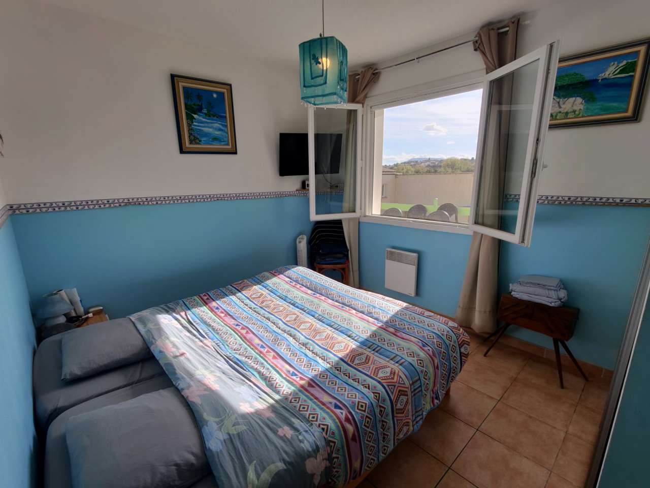 Modern and spacious 8 bedroom property, which includes 2 fully independent