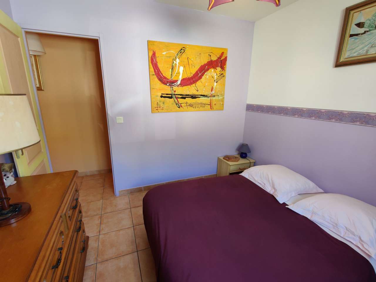 Modern and spacious 8 bedroom property, which includes 2 fully independent