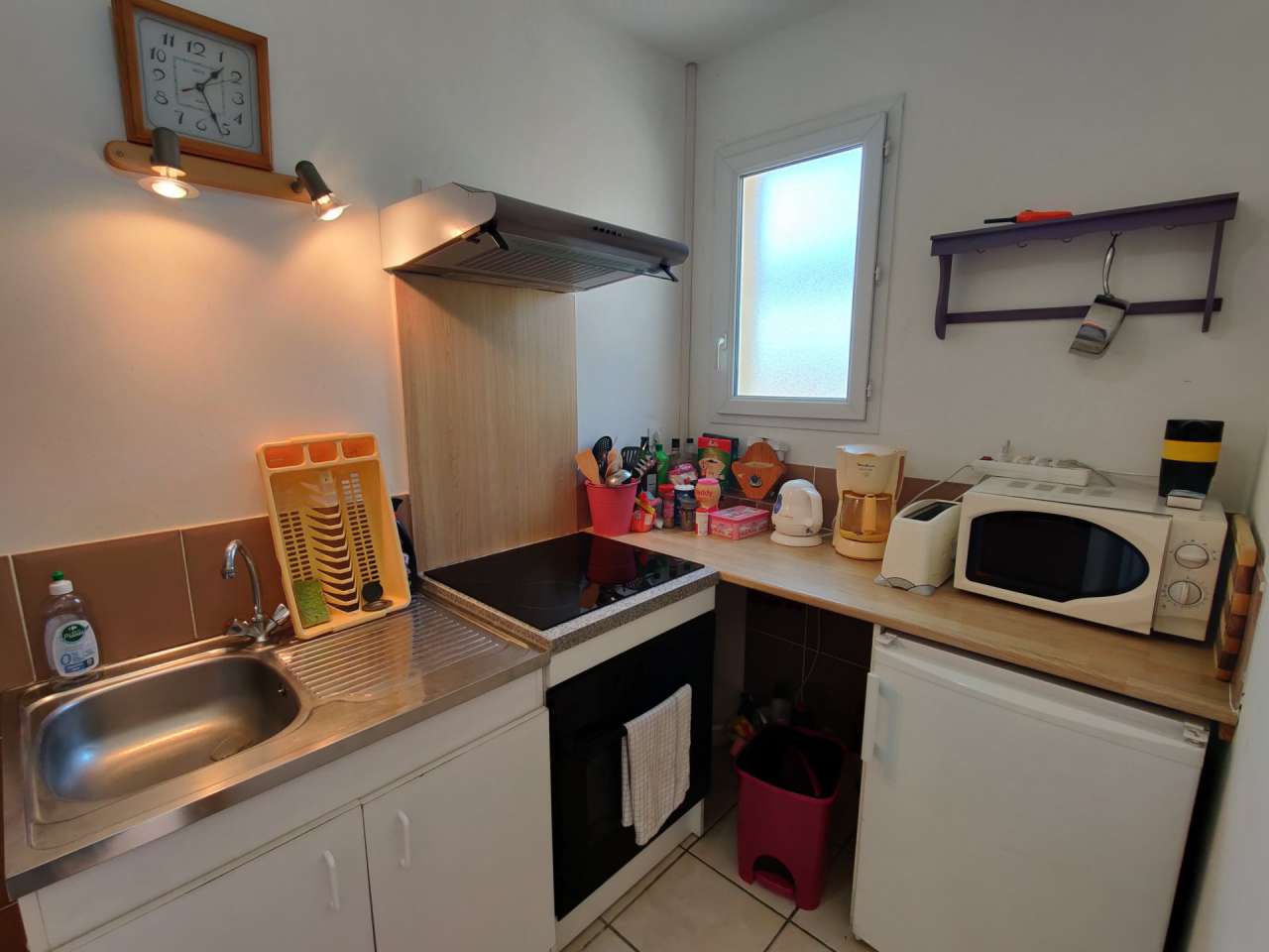 Modern and spacious 8 bedroom property, which includes 2 fully independent