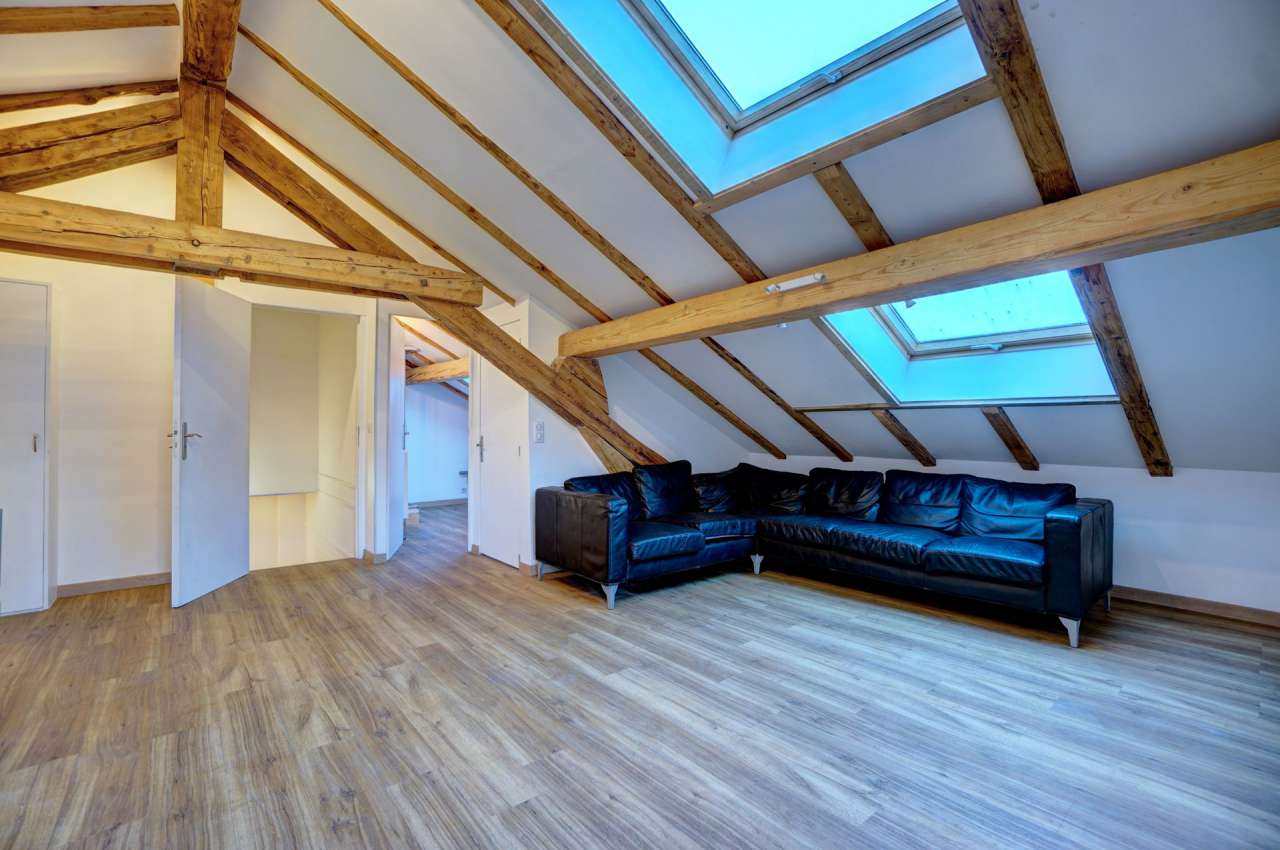 Superb top/2nd floor apartment, situated within a lovely residence with jus