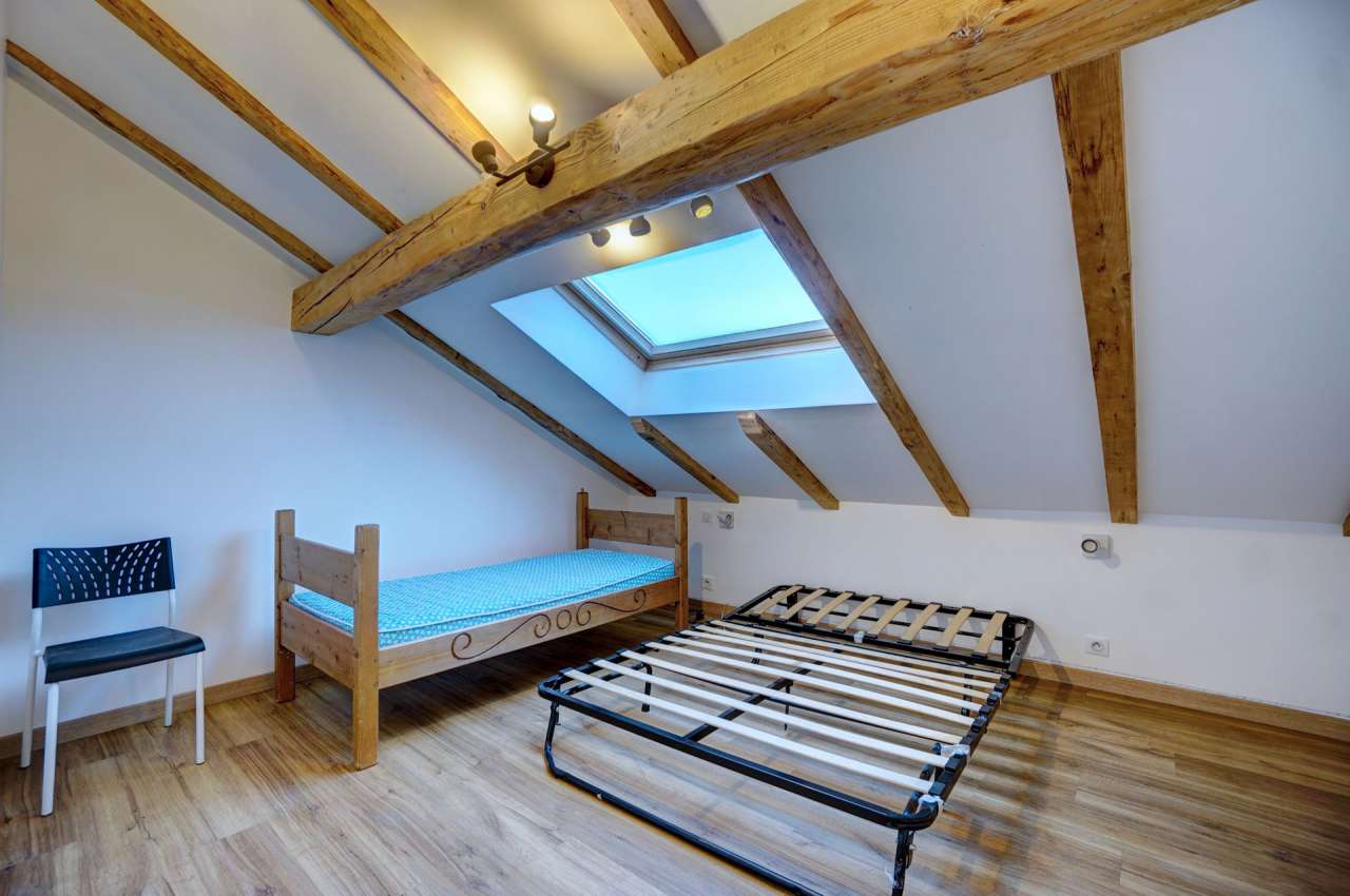 Superb top/2nd floor apartment, situated within a lovely residence with jus