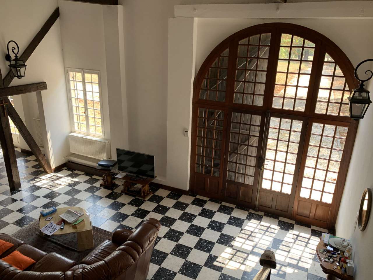 Beautiful character rural property with swimming pool and set in over 10 ac