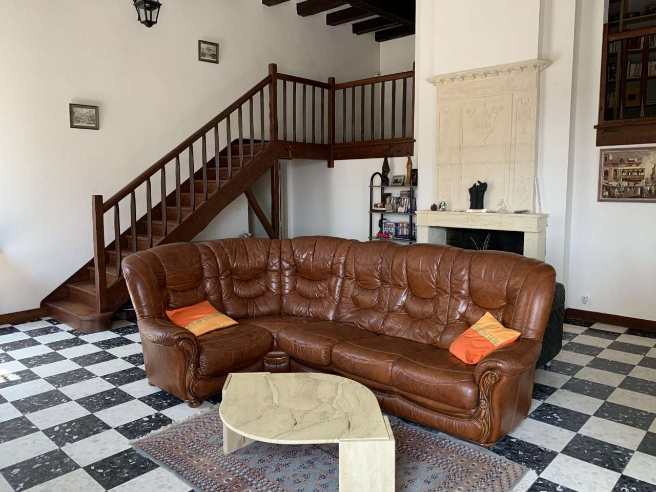 Beautiful character rural property with swimming pool and set in over 10 ac