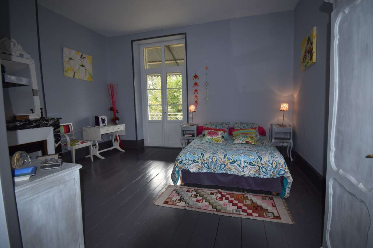 Full of character and charm and beautifully refurbished 7 bedroom manor hou