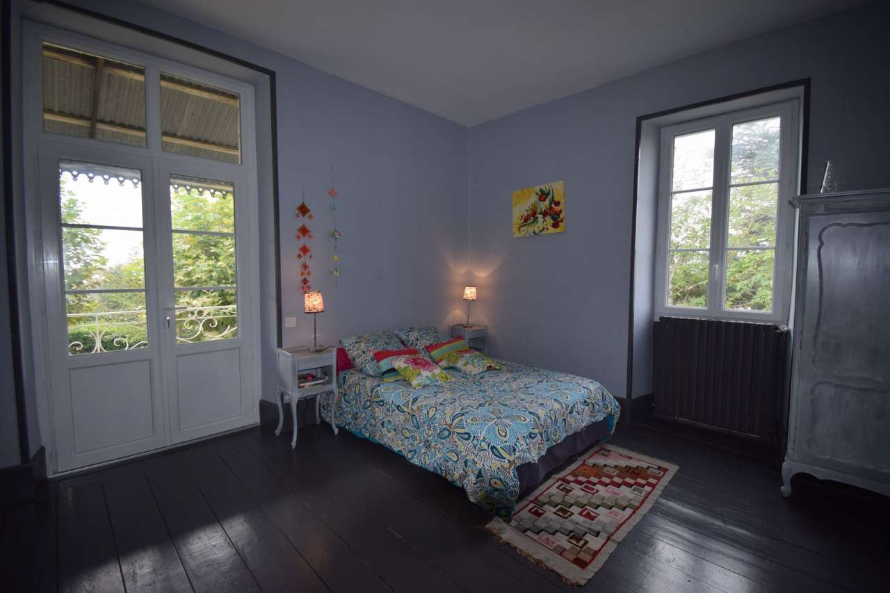 Full of character and charm and beautifully refurbished 7 bedroom manor hou