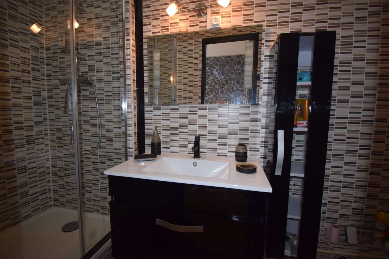 Full of character and charm and beautifully refurbished 7 bedroom manor hou