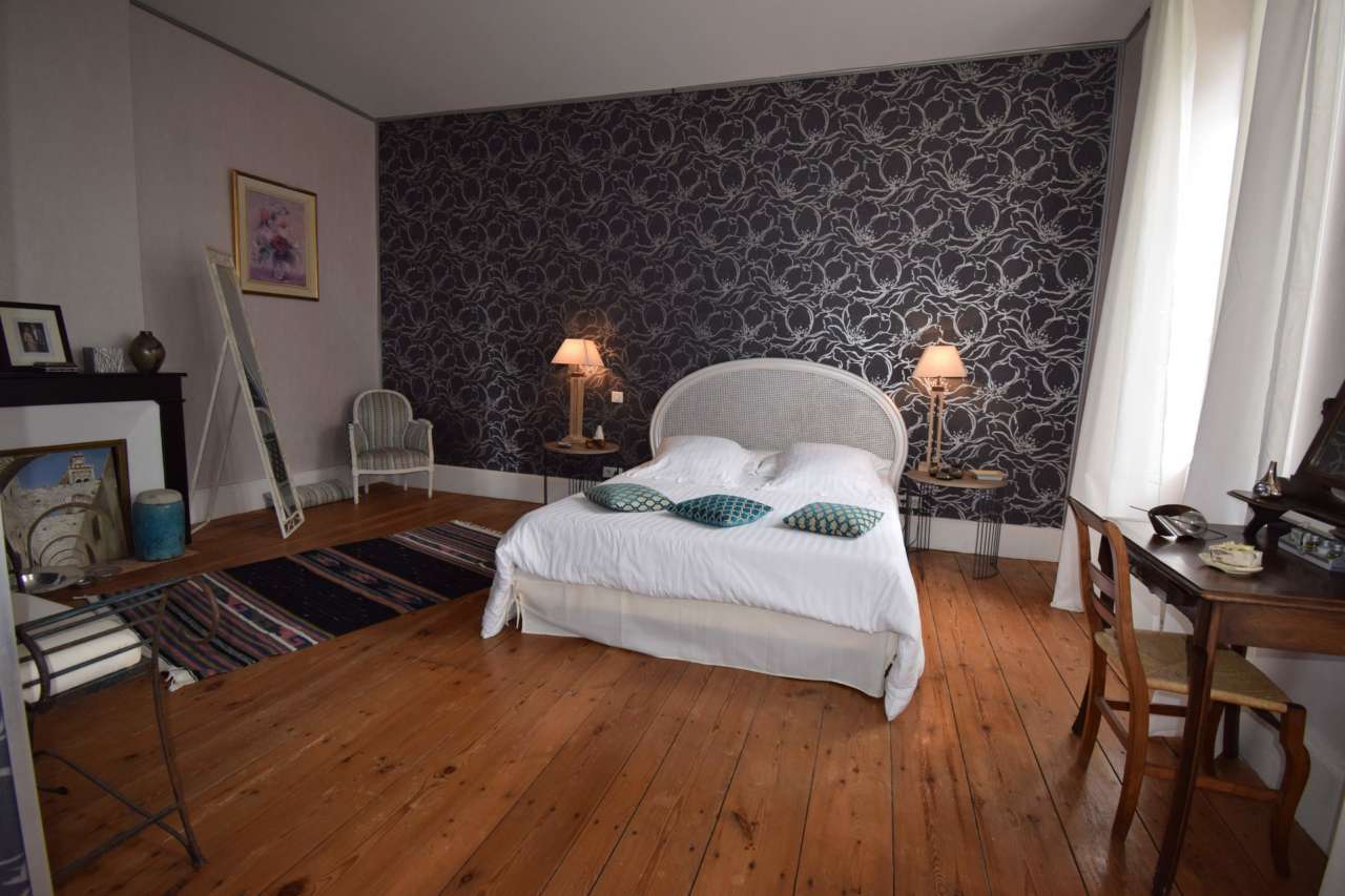 Full of character and charm and beautifully refurbished 7 bedroom manor hou