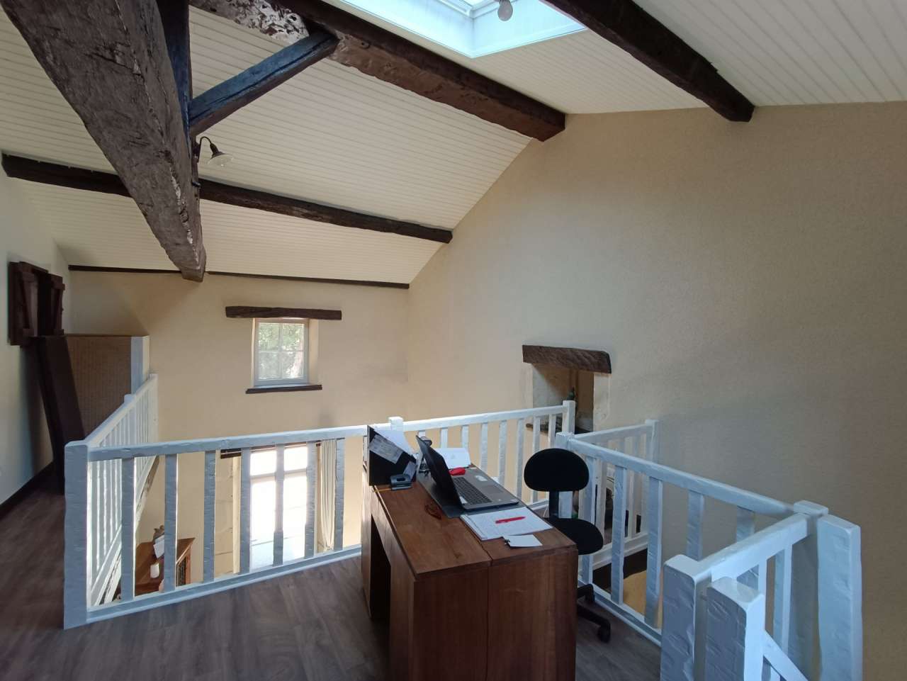 Full of character and charm and ideally located in a quiet setting in Lizan