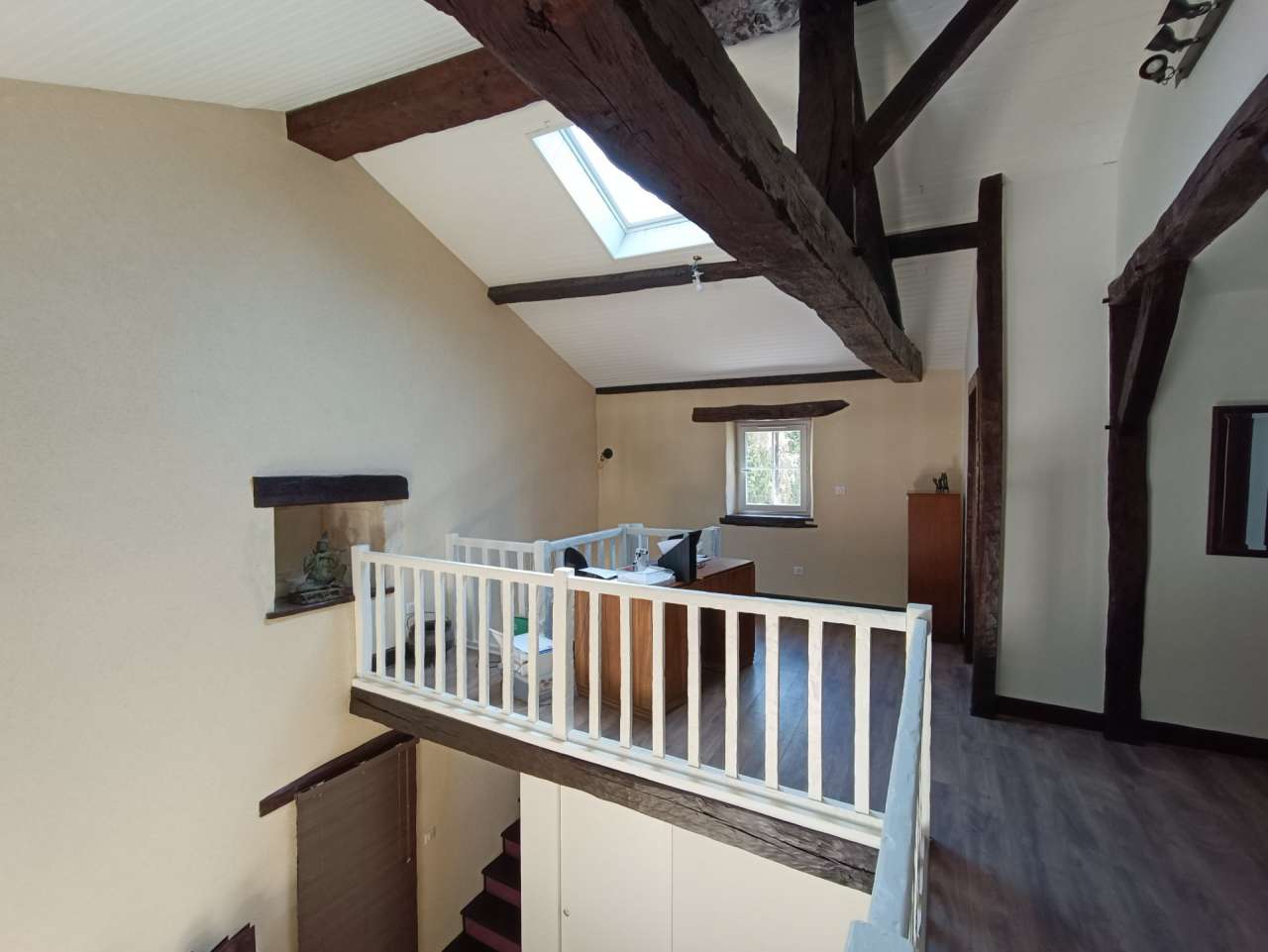 Full of character and charm and ideally located in a quiet setting in Lizan