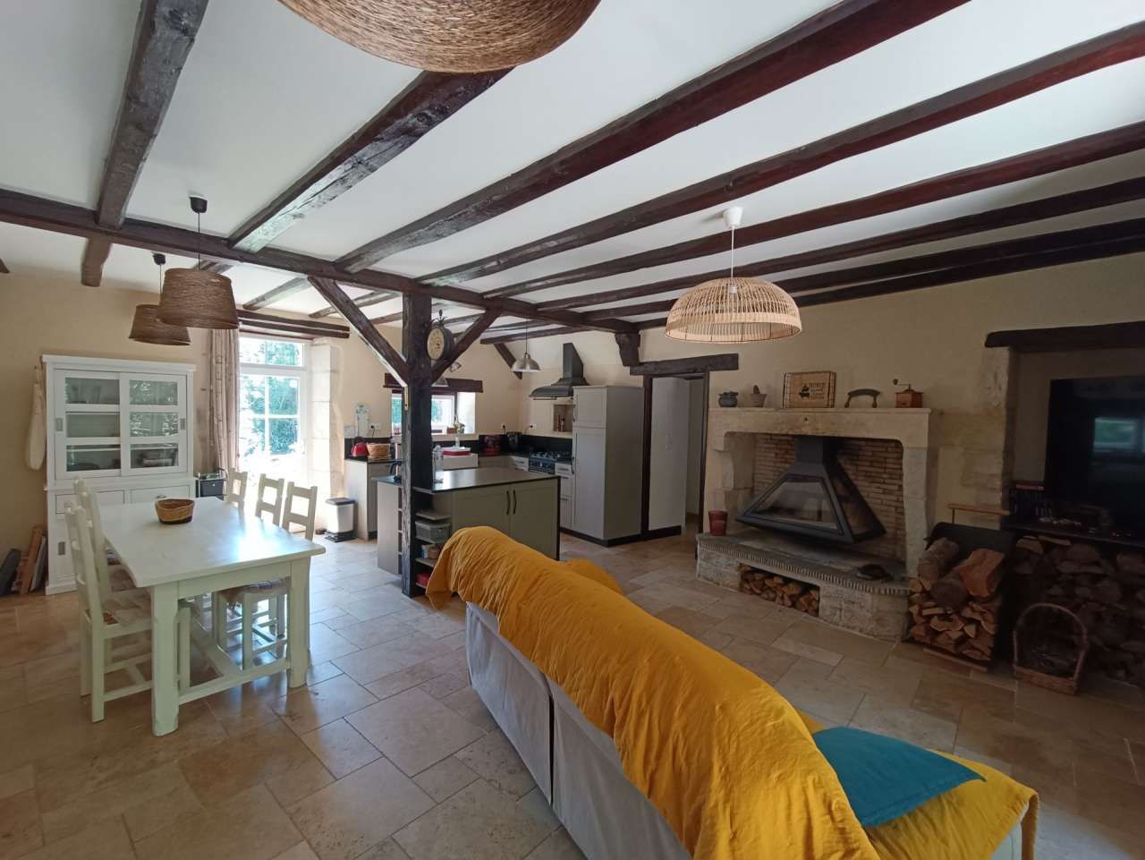 Full of character and charm and ideally located in a quiet setting in Lizan