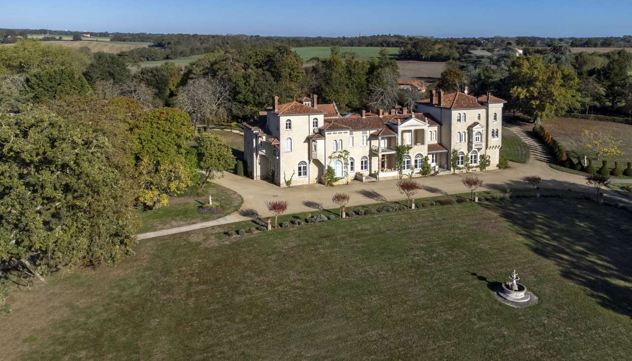 A unique opportunity to acquire an exceptional 8 bedroom 19th century Flore