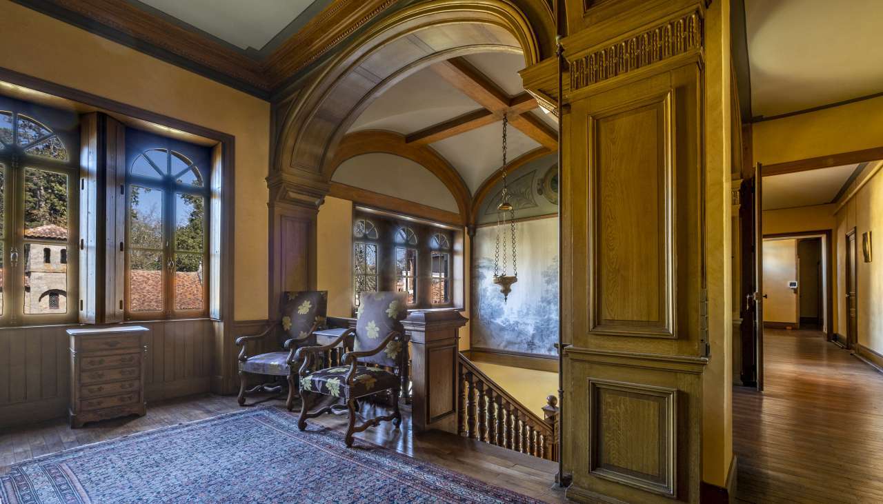 A unique opportunity to acquire an exceptional 8 bedroom 19th century Flore