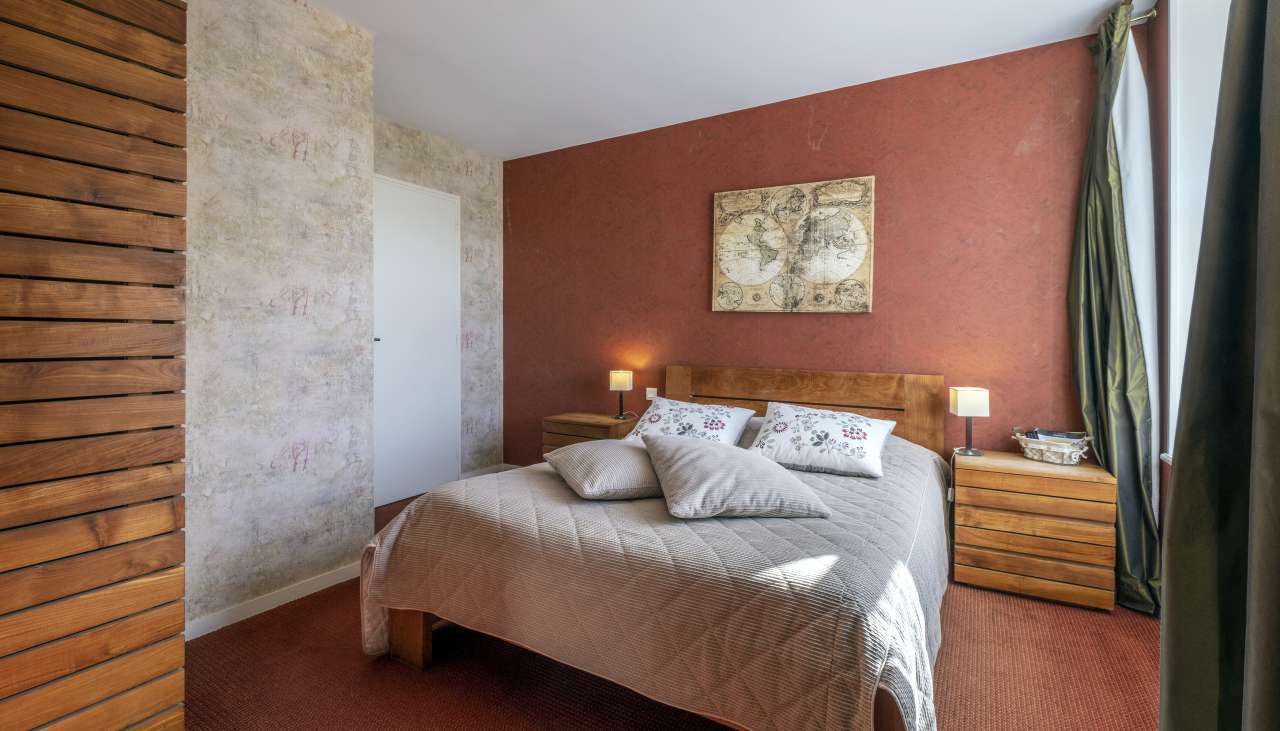 A unique opportunity to acquire an exceptional 8 bedroom 19th century Flore