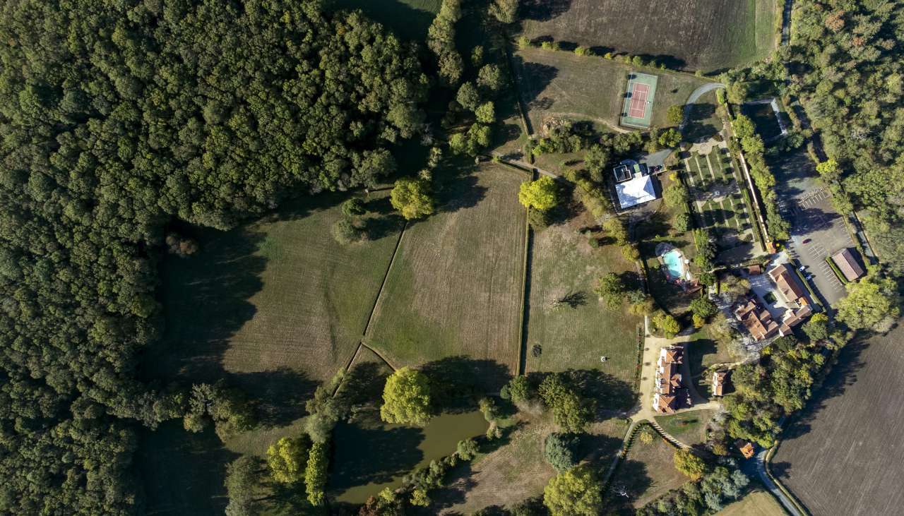 A unique opportunity to acquire an exceptional 8 bedroom 19th century Flore