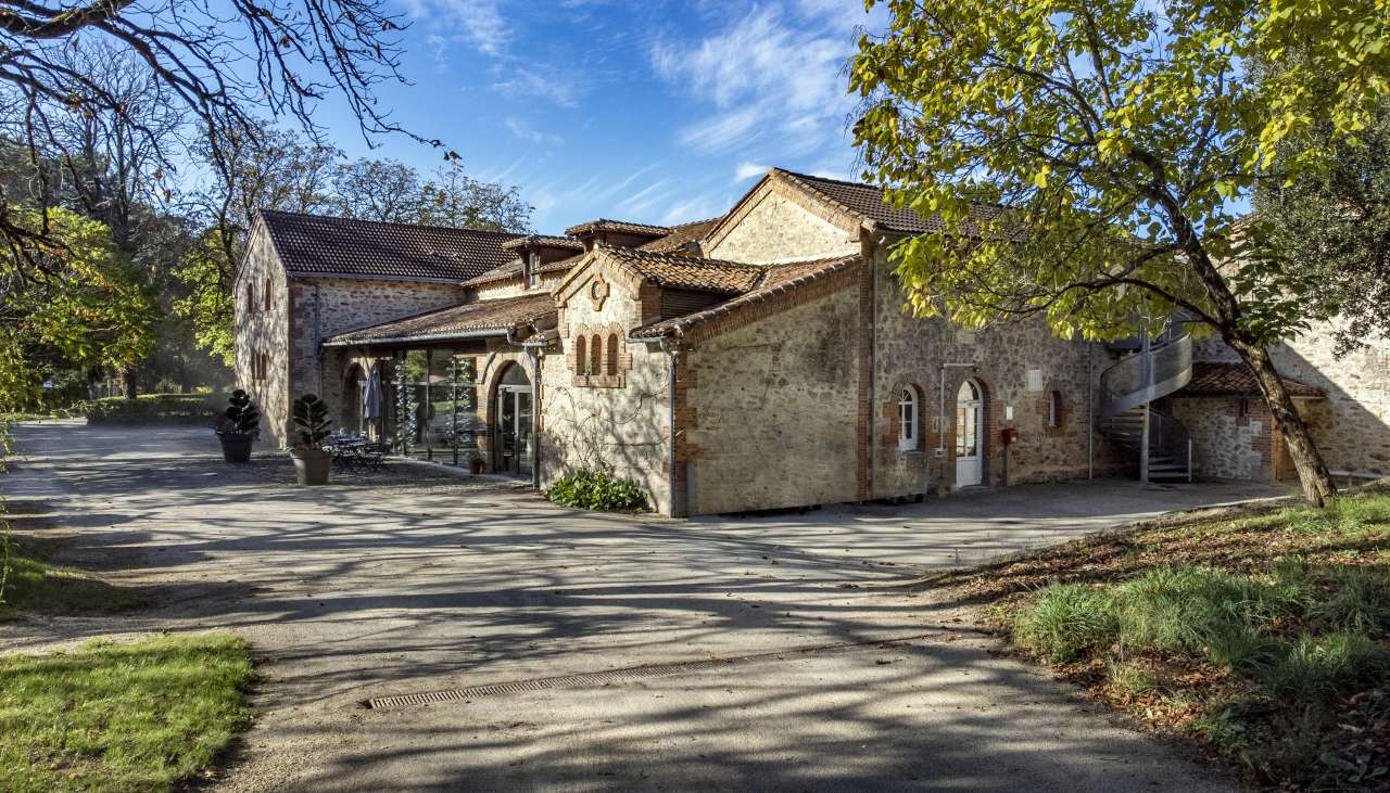 A unique opportunity to acquire an exceptional 8 bedroom 19th century Flore