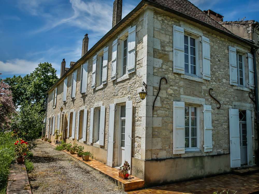 Beautiful character stone property in the historic bastide town of Villerea