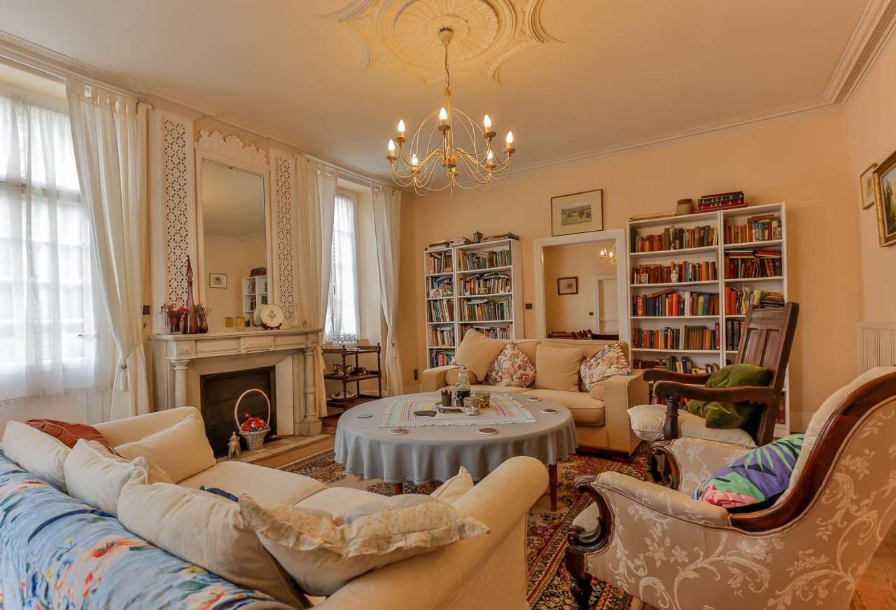 Beautiful character stone property in the historic bastide town of Villerea