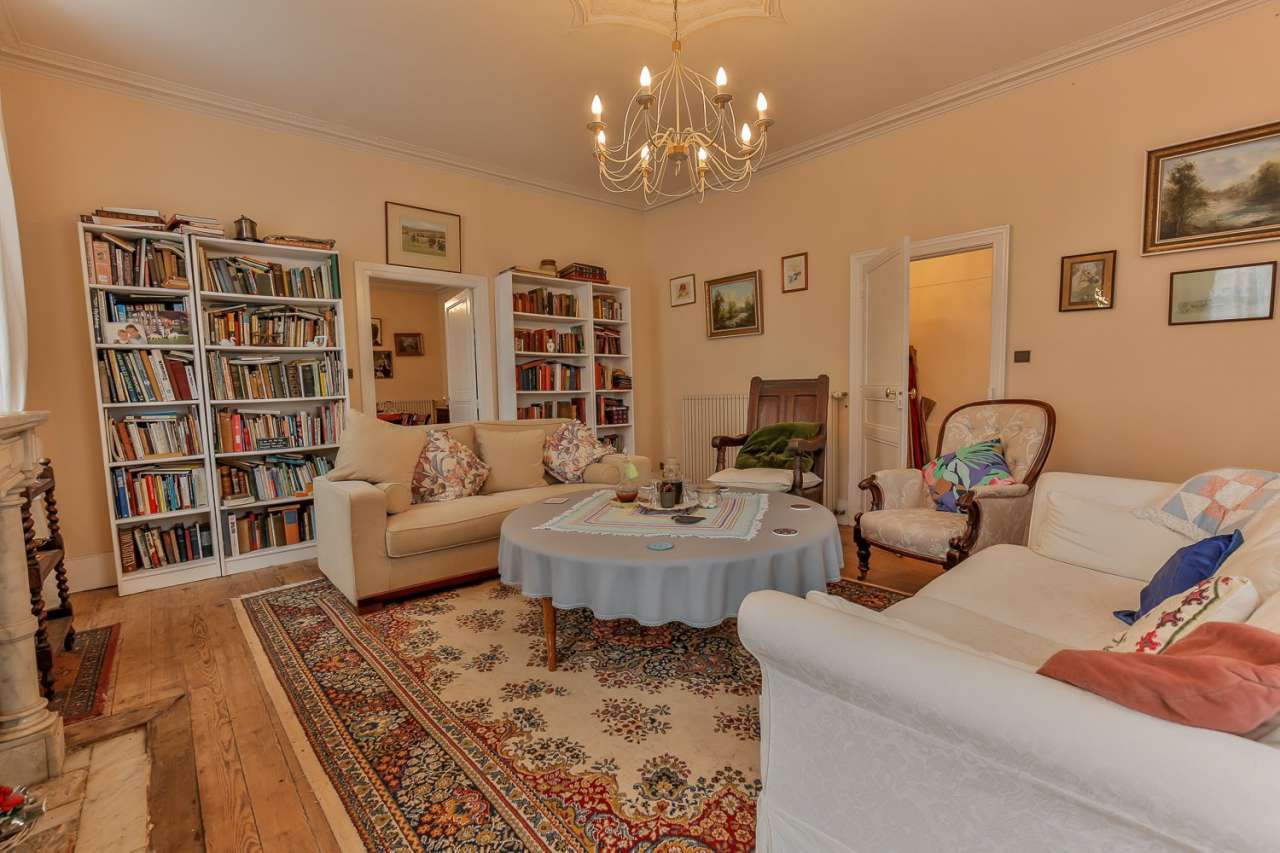 Beautiful character stone property in the historic bastide town of Villerea