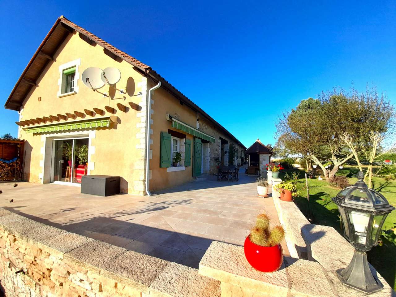 Lovely 3 bedroom home, which is full of character and charm, ideally situat