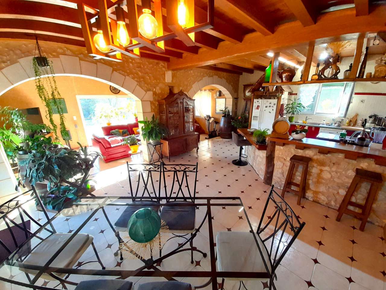 Lovely 3 bedroom home, which is full of character and charm, ideally situat