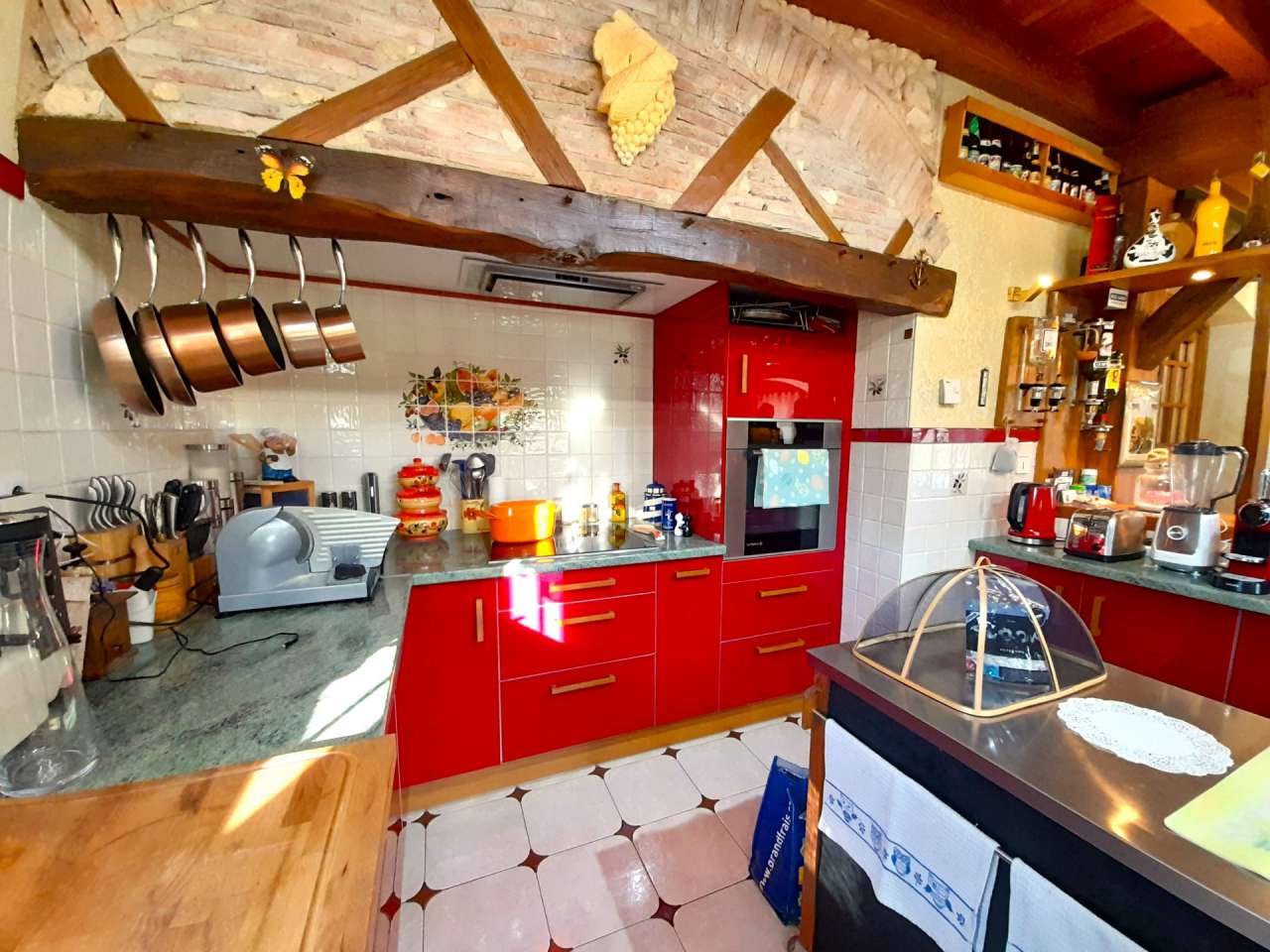 Lovely 3 bedroom home, which is full of character and charm, ideally situat