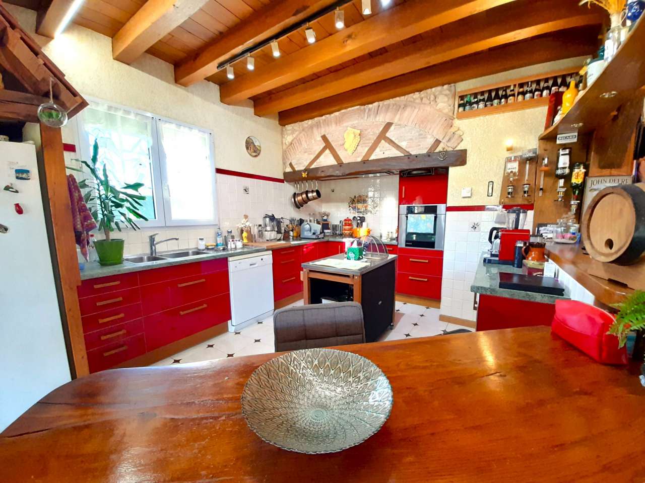 Lovely 3 bedroom home, which is full of character and charm, ideally situat