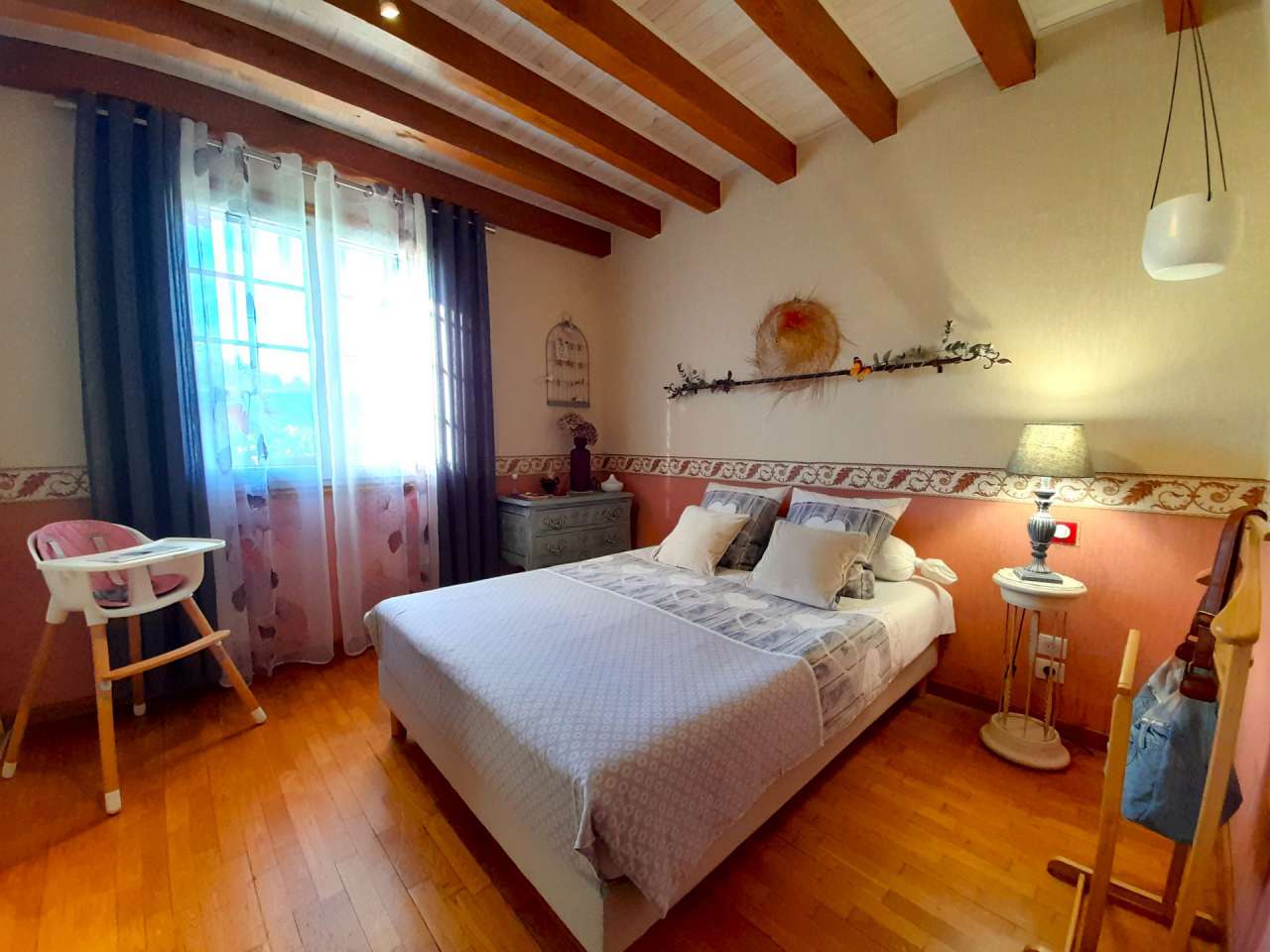 Lovely 3 bedroom home, which is full of character and charm, ideally situat