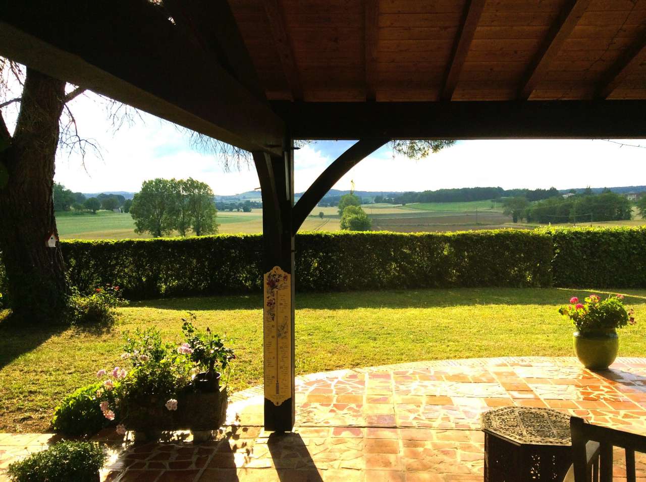 Full of character and charm, this superb 3 bedroom country home is ideally