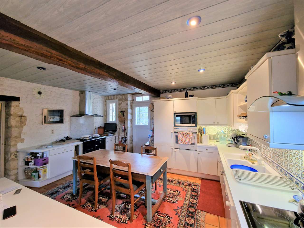 Full of character and charm, this superb 3 bedroom country home is ideally