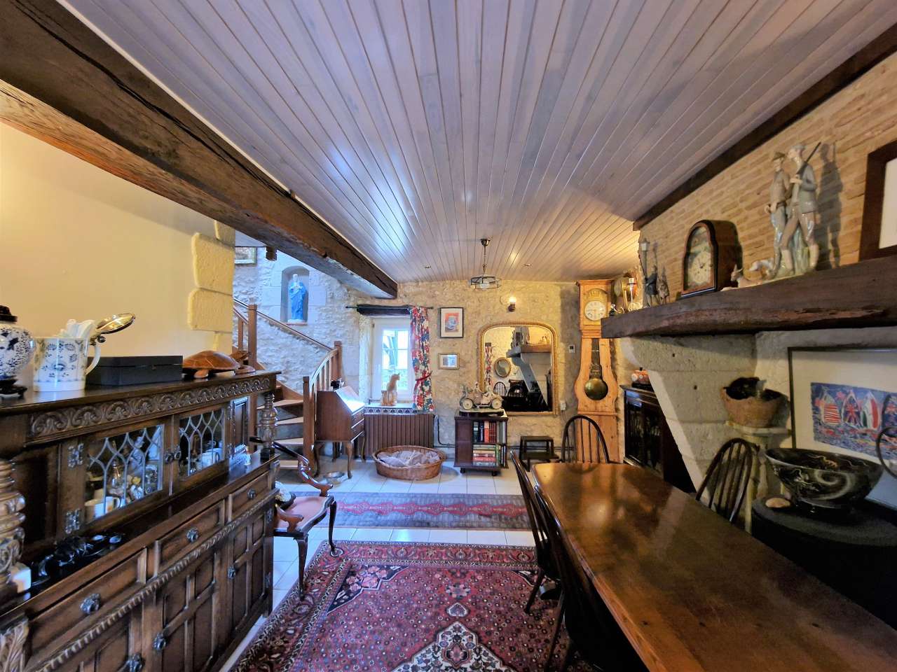 Full of character and charm, this superb 3 bedroom country home is ideally