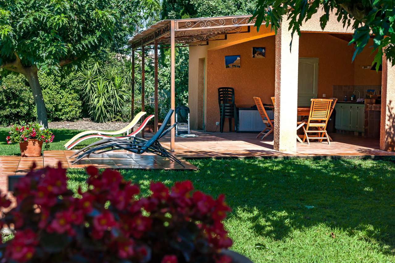 Lovely 4 bedroom home set within lush landscaped gardens of 2,376m2 with a