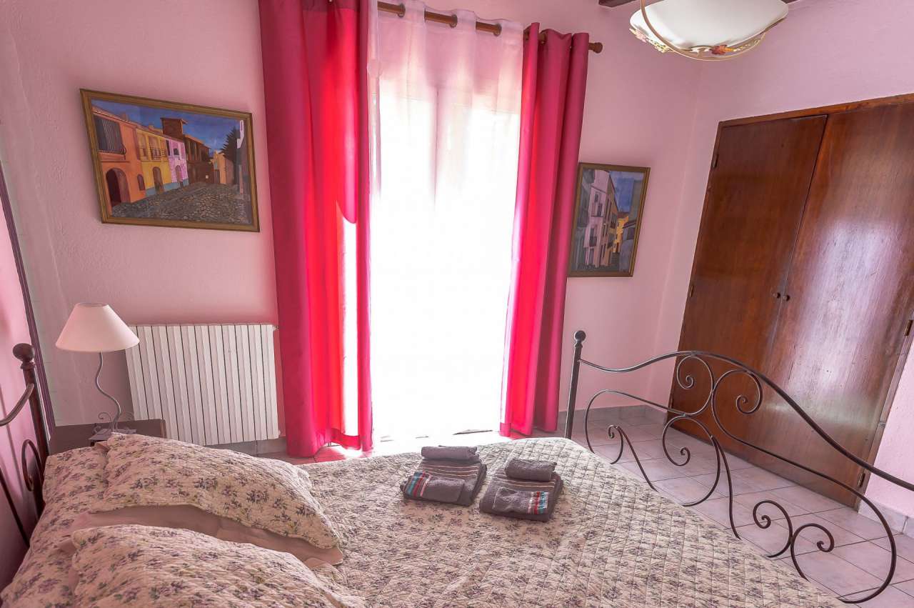 Lovely 4 bedroom home set within lush landscaped gardens of 2,376m2 with a