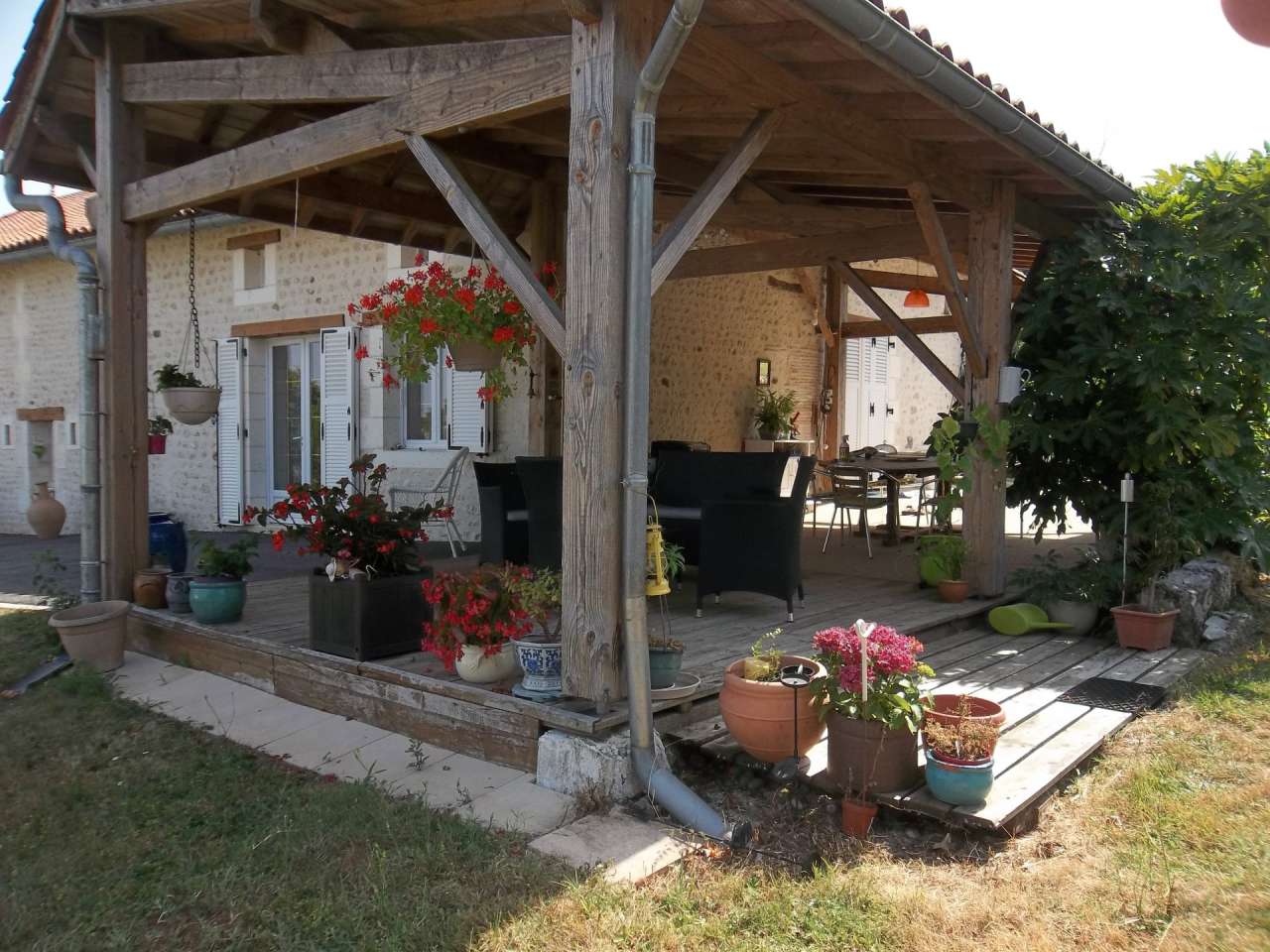 With its origins dating back to the 18th Century, this charming and beautif