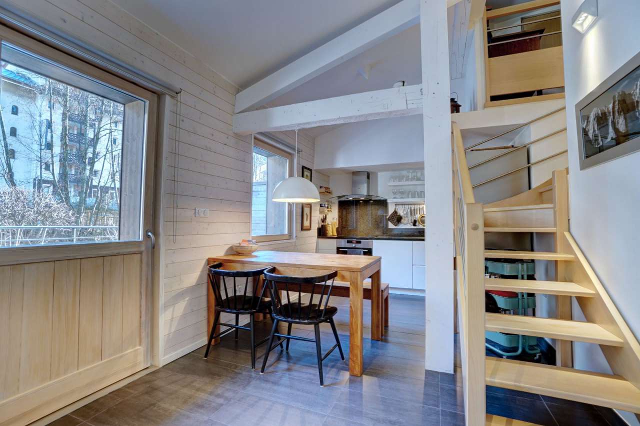 Beautifully renovated 2 bedroom stylish duplex apartment with large terrace