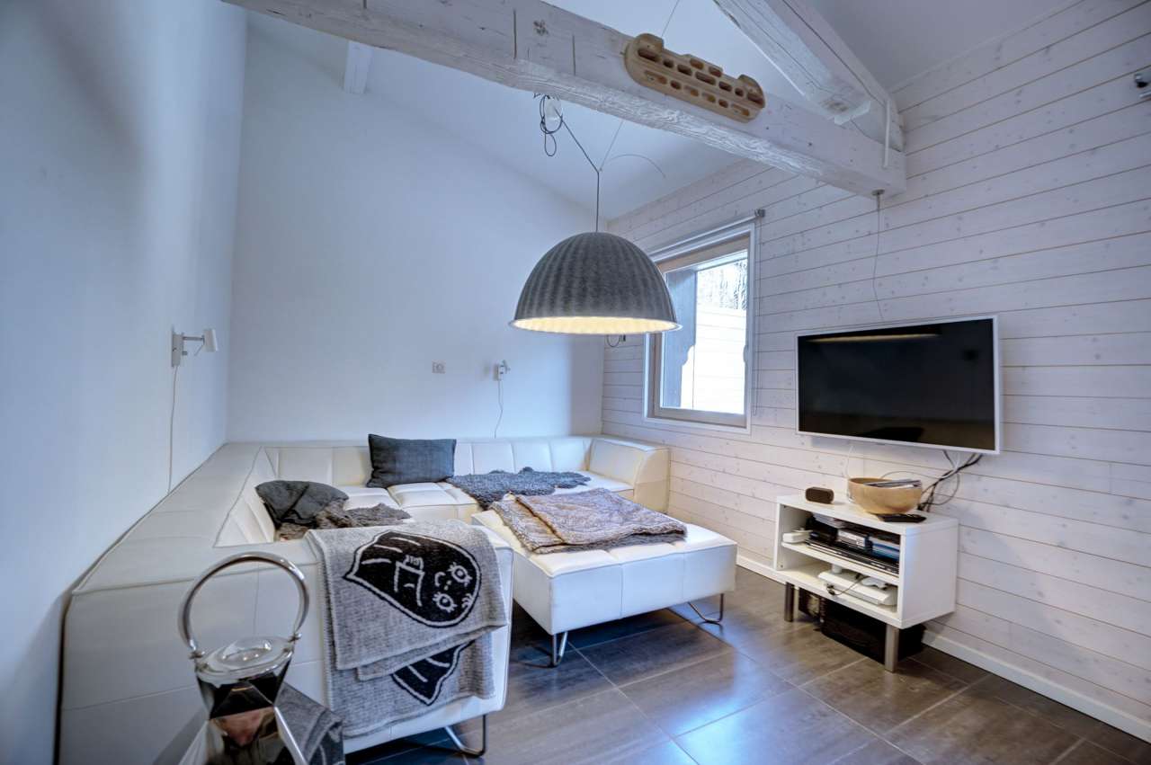 Beautifully renovated 2 bedroom stylish duplex apartment with large terrace