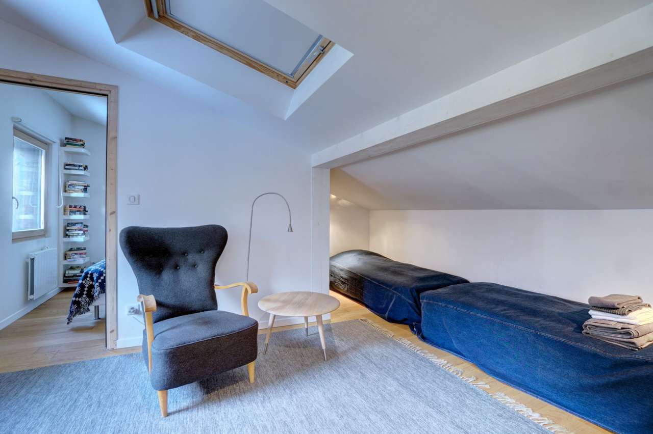 Beautifully renovated 2 bedroom stylish duplex apartment with large terrace