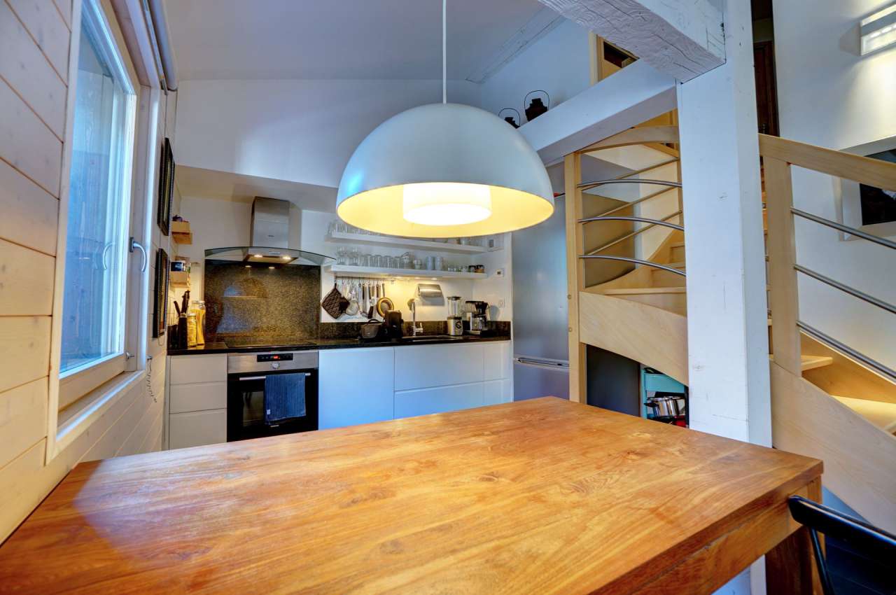 Beautifully renovated 2 bedroom stylish duplex apartment with large terrace