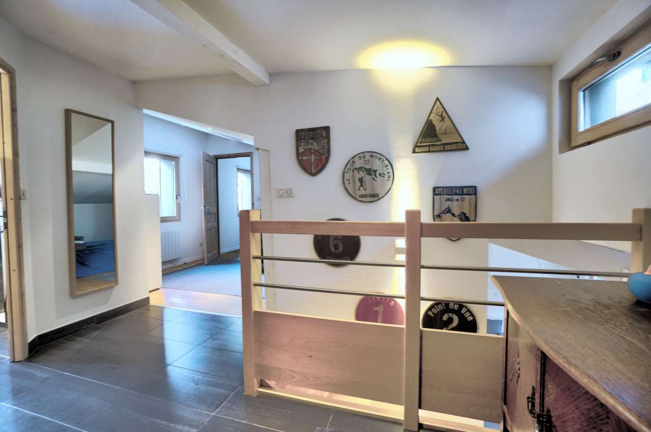 Beautifully renovated 2 bedroom stylish duplex apartment with large terrace