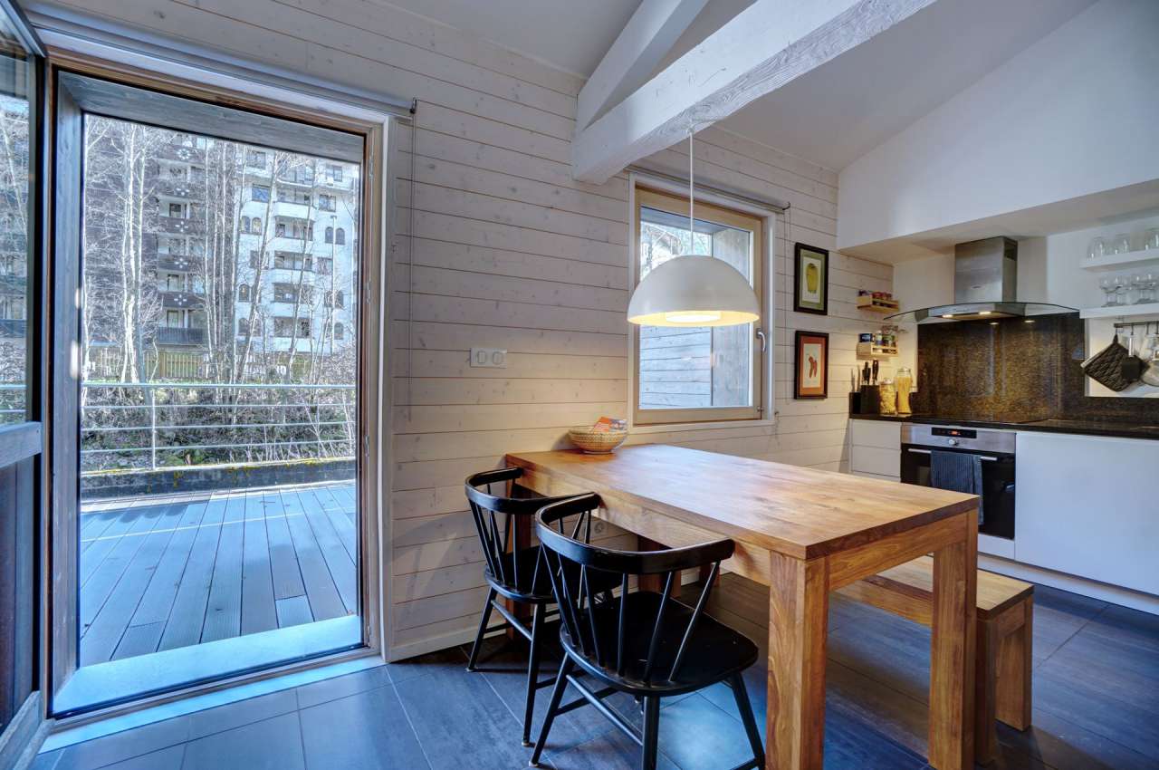 Beautifully renovated 2 bedroom stylish duplex apartment with large terrace